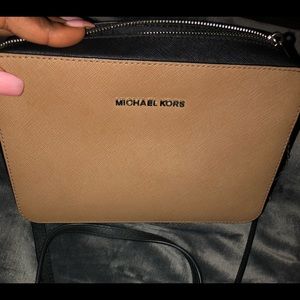Michael Kors Jet Set cross body